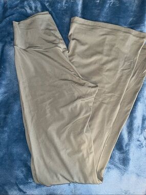 Ultra Flirt Olive Flare Leggings